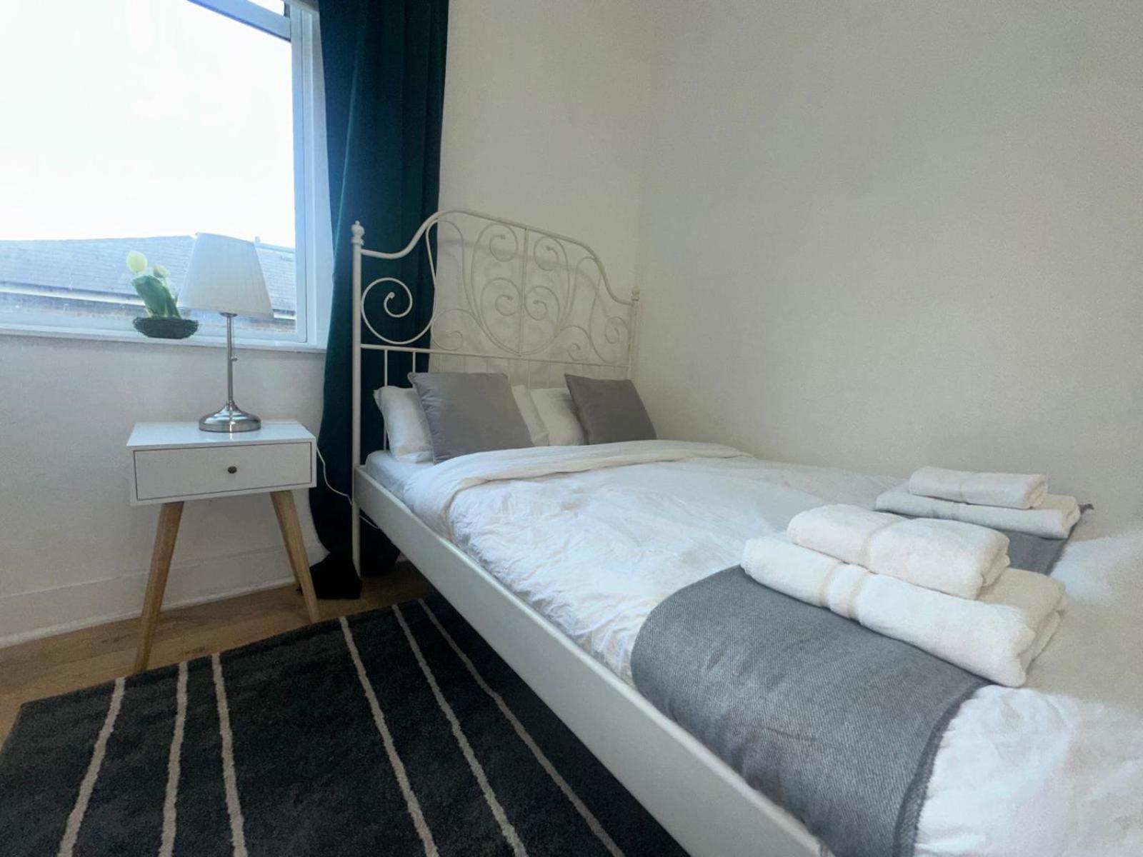 First Floor One Bed Apartment In Central West Лондон Екстериор снимка