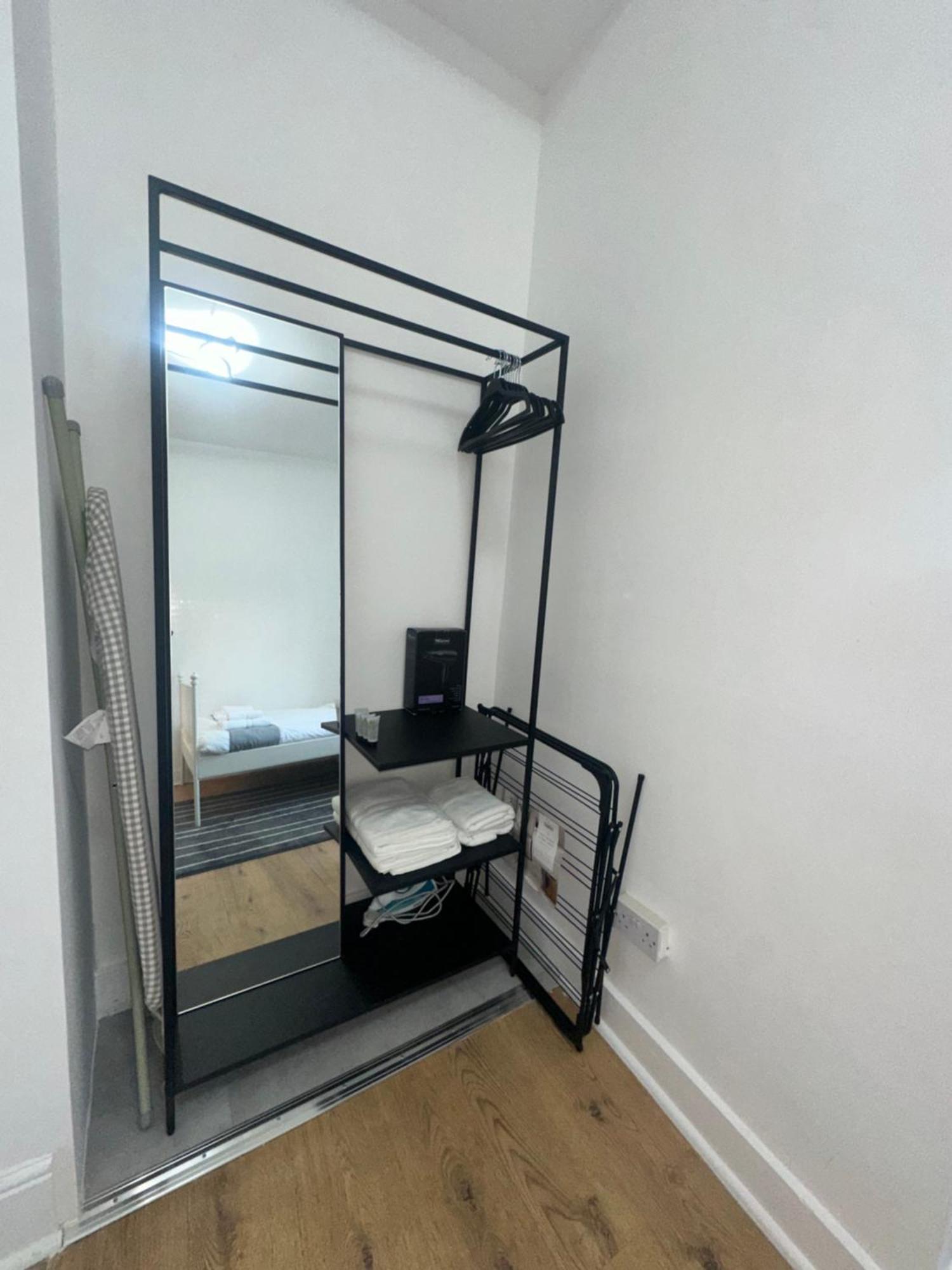 First Floor One Bed Apartment In Central West Лондон Екстериор снимка